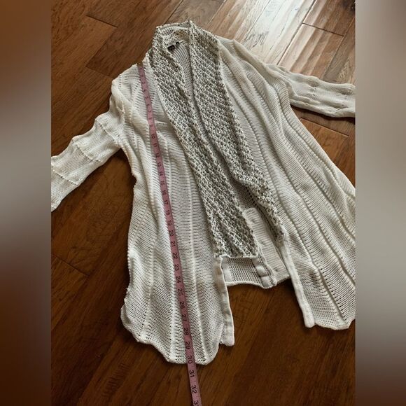 White Open Crocheted Beads Cardigan Sweater - Picture 10 of 15